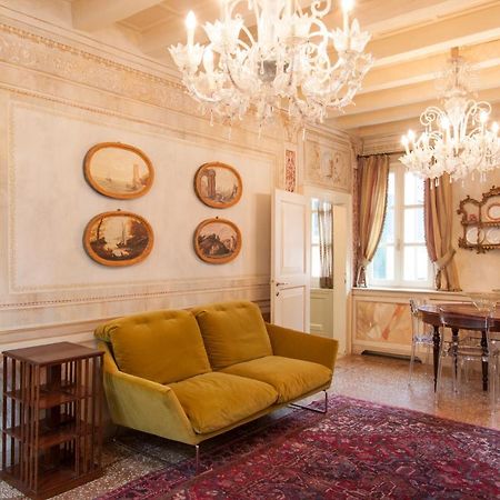 Explore Venice From A Sophisticated Hideaway In San Polo Екстер'єр фото