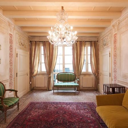 Explore Venice From A Sophisticated Hideaway In San Polo Екстер'єр фото