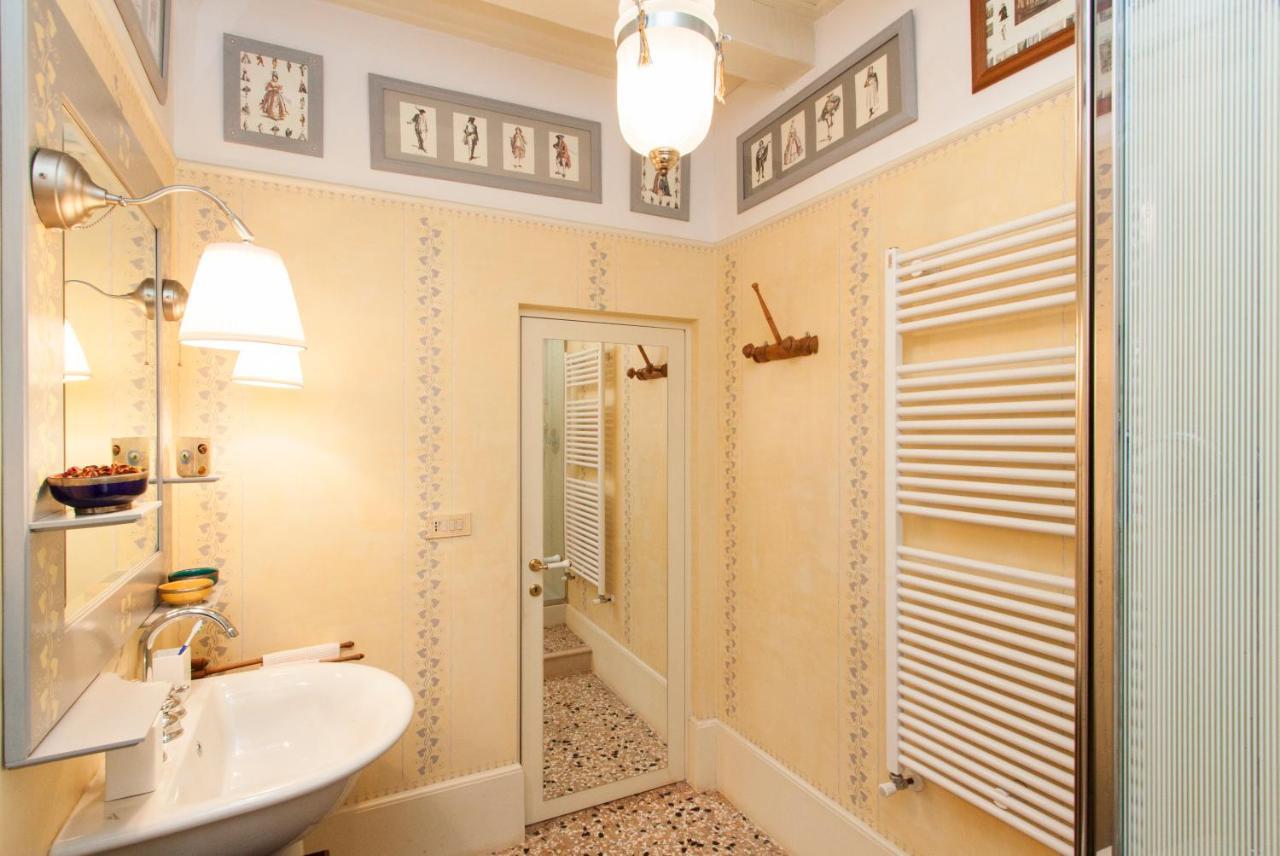 Explore Venice From A Sophisticated Hideaway In San Polo Екстер'єр фото