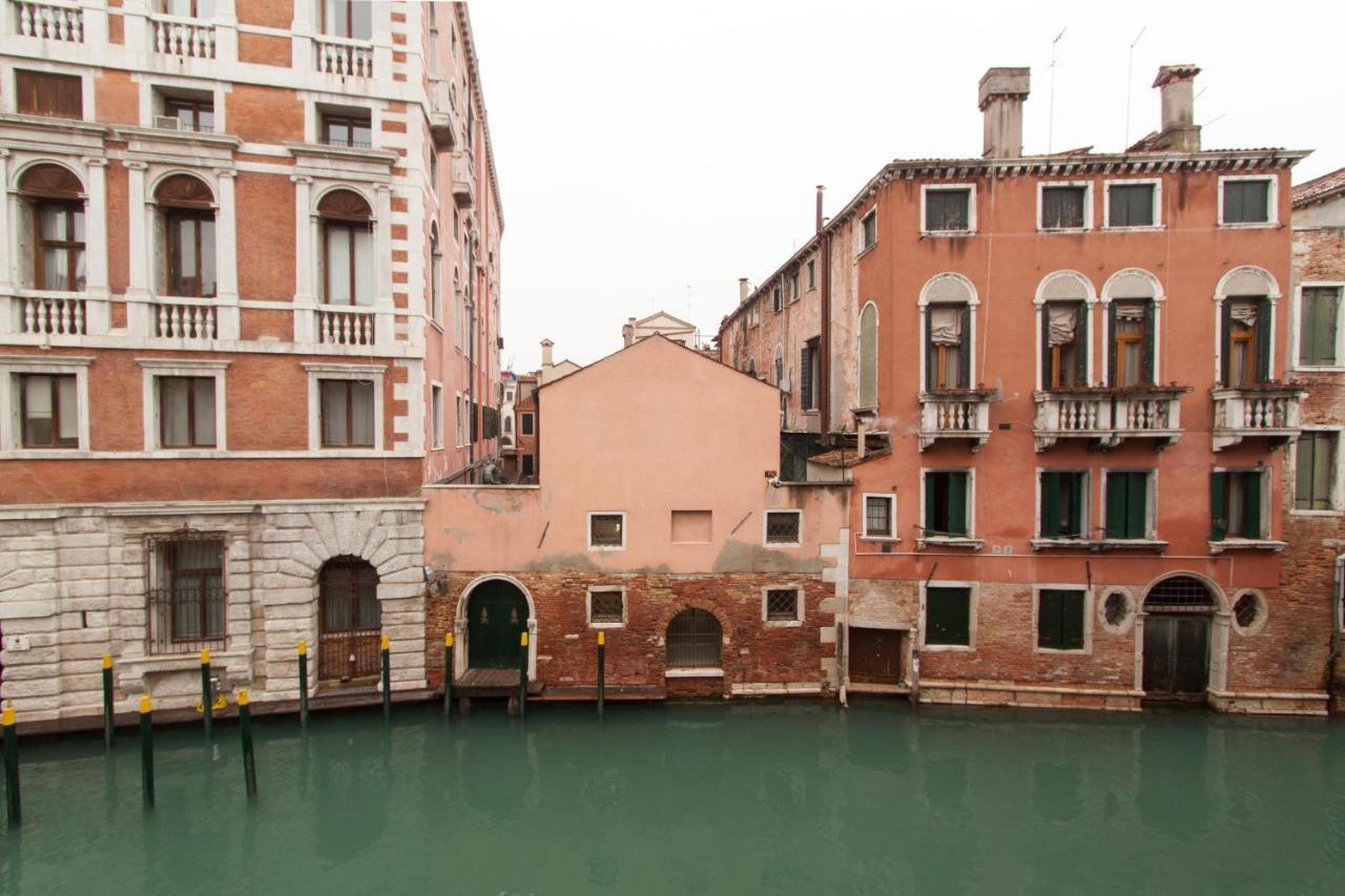 Explore Venice From A Sophisticated Hideaway In San Polo Екстер'єр фото