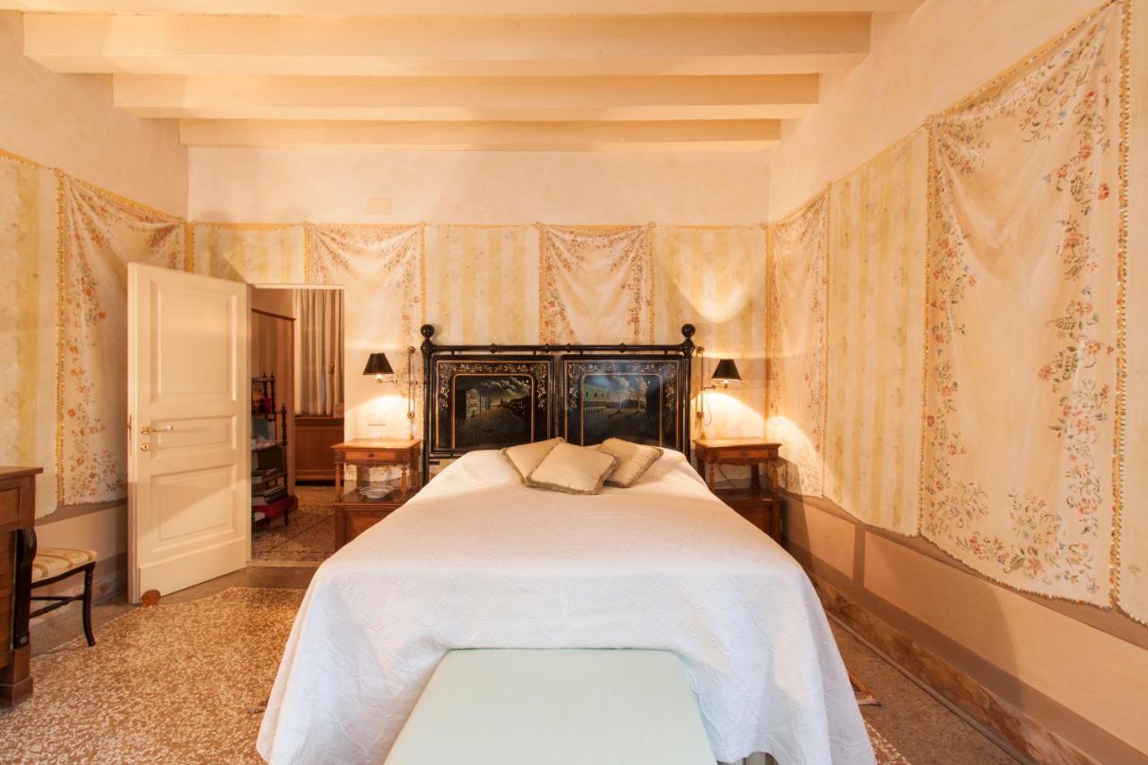 Explore Venice From A Sophisticated Hideaway In San Polo Екстер'єр фото